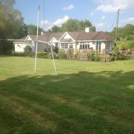 Fairways Bed & Breakfast *